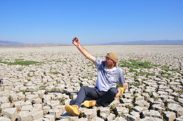 7 mahallede 2 bin vatandan geimini salad glde kayklar karaya oturdu, balklk bitti.