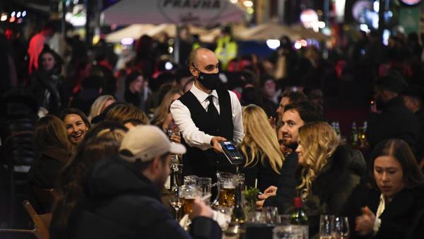 te yaplan son aratrmalara gre, koronavirs alarnn Delta'ya kar sunduu koruyuculuk oranlar... ngiliz bilim insanlar Trkiye'de de kullanlan Pfizer-BioNTech koronavirs asnn Delta varyantna kar etkisini aklad.