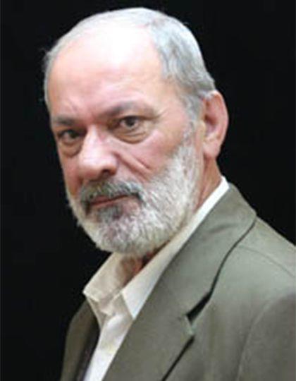 Yazar, oyuncu ve ynetmen Orhan Alkaya dostunun lmyle ilgili "Gle gle sevgili Meto. Tanmamz 45 yl ncesine dayanm. yi bir oyuncuydun, benzeri fazla bulunmayacaklardan; Kerim Korcan?, Orhan Kemal?i, Shakespeare?i ayr kvamlarda oynayan -sevdiin deyimle- bir alaylydn #Metinekmez Canm!" dedi.