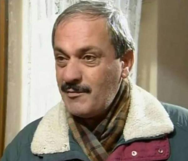 Sanat Sabahat Akkiraz da usta ismin lmyle ilgili "Usta tiyatro ve sinema sanats #metinekmez sper baba?da yreimizi stan karakteriyle unutulmazlar arasna girdi ve bugn hakka yrd. Nur iinde uyusun." mesajn paylat.