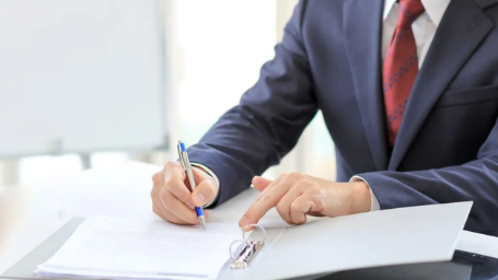 Ayrca, toplu szlemede ikramiyesinden yzde 1 rgtlenme art nedeniyle farkl i kollarnda yaklak 215 sendika ve binlerce sendika yesi bu haktan yararlanamayacaktr. Bu karar sendika yelii zgrlne, sendika hakkna ak bir darbedir. Bu karar aka iktidara yakn olmayan sendikalara kar yaplan bir ayrmclktr.?