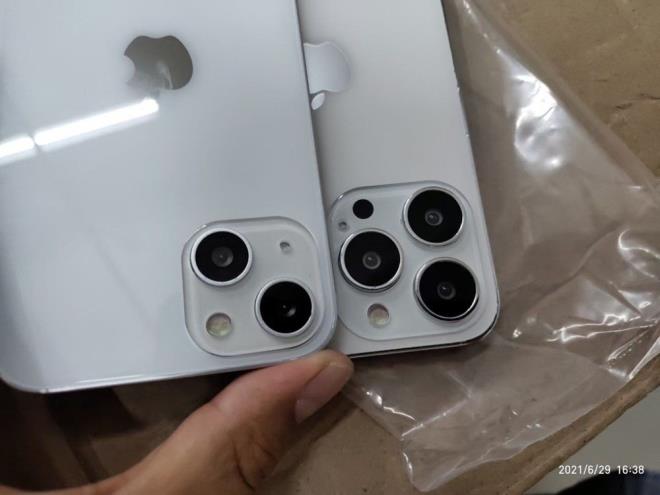 Apple analisti Ming-Chi Kuo'ya gre iPhone 13 Pro serisinde yeni bir kamera kullanlacak.     DuanRui de en yeni kukla modele ilikin grntleri paylat.    Standart boyutlu iPhone 13 zerinde yeni apraz ift kamera dzeni ve biraz daha byk entik dikkat ekiyor.