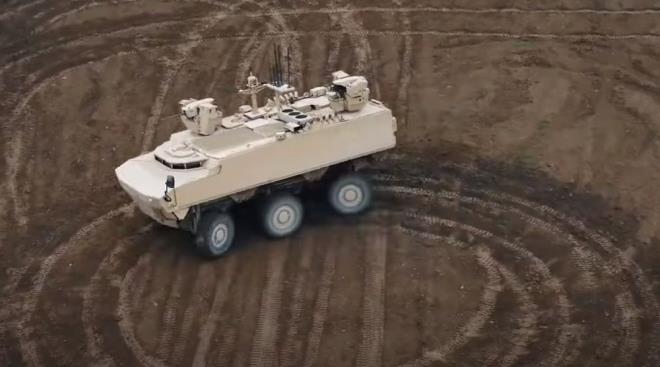 Gl motoru, 7 ileri, 2 geri vitesli transmisyonu ile snfnn en gl ve atak g grubuna sahip ara, ayn zamanda ykseklik ayarl bamsz sspansiyonu ile farkl arazi ve yol koullarnda en iyi yol tutuunu salyor. Tm tekerlerden tahrikli sr ve n-arka akstan dn sistemine sahip Pars IV 6x6, snfndaki en dk dn ap ile meskun mahalde yksek manevra yeteneini iinde barndryor.