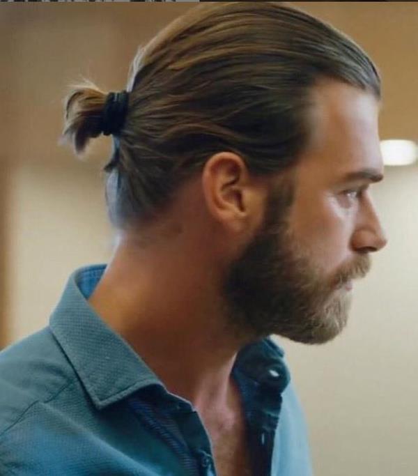 Usta isimler kadroda<br>    Ynetmen koltuunda zcan Alper?in yer ald film yapmcln ise Nar Yapm stleniyor. Film Kemal Varol ait Ayn adl romanndan uyarlanyor. Filmde yine Settar Tanren gibi usta bir isim de yer alyor.