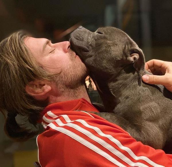 25 yl sonra baba ve oulun bulumasn anlatyor  <br>  Filmde 25 yl boyunca hi grmemi baba ve Oul?un Kars?a yaptklar yolculuk anlatlyor. kisi de birbirlerine krgn ve kzgnlardr. 25 yl sonra baba ve oulun bulumasn duygusal bir dille aktarlyor.