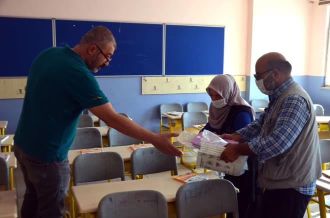 Milli Eitim Bakanl tarafndan yeni eitim retim ylnda okutulacak kitaplarn ilelere gnderimi saland.