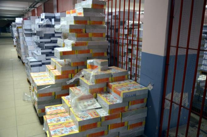 Titizlikle yaplan datmda okullarn almas ile rencilerin ders kitaplarn sralarnda hazr bulaca belirtildi.
