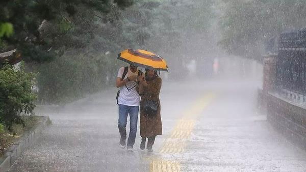 stanbul?da scaklklar 20?li dereceleri grecek. Bu kadar ani scaklk d nemli olaylar meydana getiriyor. Bu scaklk d ile Marmara ve Bat Karadeniz?de iddetli yalar gzkyor.