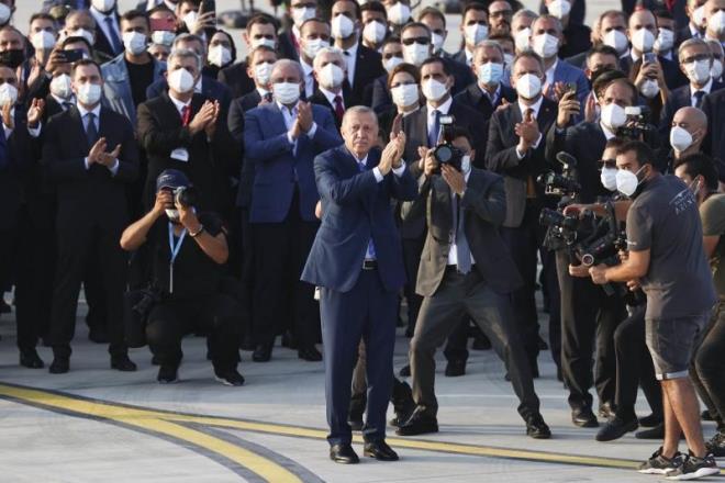 Trk savunma sanayisinin gvenlik glerinin envanterine kazandrd insansz hava aralarna Bayraktar AKINCI Taarruzi nsansz Hava Arac (THA) da ekleniyor.
