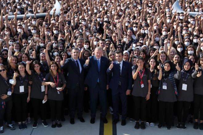 Yar Otonom Uu Modlar Destei<br>    Hata Toleransl ve 3 Yedekli Sensr Fzyonu Uygulamas  <br>  apraz Yedekli YK Sistemi<br>    zgn Yedekli Servo Aktatr Birimleri<br>    zgn Yedekli Lityum Tabanl Batarya Birimleri