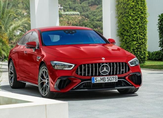 pucu grselleriyle gndemde olan Mercedes-AMG GT 63 S E Performance sonunda tantld. Ara AMG'nin imdiye kadarki en gl mdoeli.