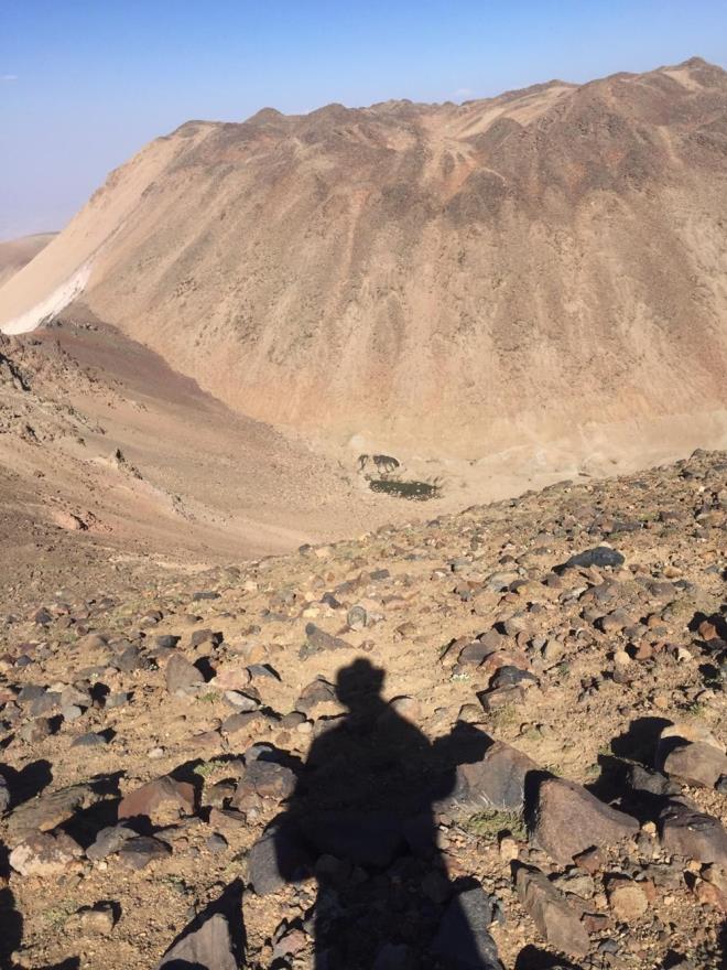 Ar'nn Patnos ilesinden aralaryla yola kan kulp yeleri, 2 bin 800 metre ykseklie ulatktan sonra trmana balad. zkaleden ve daclar, trman srasnda dadaki 3 krater glnn kuruduunu tespit etti.