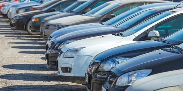 Austosta 1 Ferrari, 1 Lamborghini, 3 Aston Martin, 7 Jaguar ve 12 Maserati sat gerekletirildi.