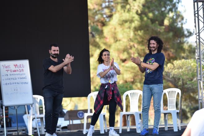 Orhaneli Belediye Bakan Ali Aykurt da Bykehir Belediyesi'nin destekleriyle Haziran aynda hizmete atklar rafting parkuruna bu kadar ksa srede 1000'i akn yabanc turist geldiini syledi. Festivalin yapld Karagz Piknik Alan'nn doal bir cazibe merkezi olduunu hatrlatan Aykurt, Bykehir Belediyesi tarafndan yaptrlan restoran ve bungalov evlerin tamamlanmak zere olduunu, yine bu k yapacaklar alandaki hizmet birimlerinin yenilenmesi almalaryla blgenin tam bir ekim merkezi haline geleceini kaydetti.