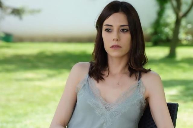 Cansu Dere: 150 bin TL, aylk 600 bin TL