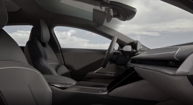 Lucid Air?in 113 kWh gcndeki pil gc ve aerodinamik tasarmnn aracn etkileyici menziline katkda bulunduunun alt izildi.