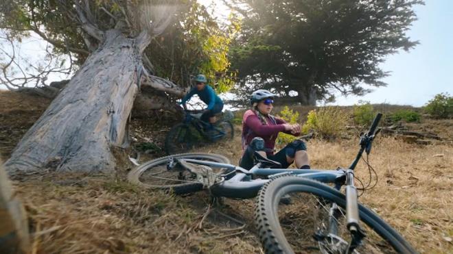 Ekrann saat kontrollerinde yzde 70 daha parlak olduu aktarld. Dokunula alan bir klavye de Apple Watch 7'de bulunuyor.     Ekrann krlmaya dayankl olduu ve tozlanmaya kar IP6X belgesine sahip olduuna dikkat ekildi.