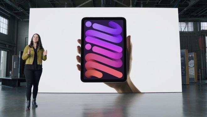 PAD MN TANITILDI    Apple'n tantt bir dier cihaz ise Apple Mini oldu.     499 dolarlk fiyatyla Apple Mini 8.3 inlik bir ekran bulunuyor. Apple'dan Katie McDonald cihazn yeniden tasarlandn belirtti.   <br>  iPad mini Trkiye fiyat    Yeni iPad Mini drt farkl renk ve iki farkl hafza seeneiyle geliyor.   <br>  64 GB iPad Mini 5 bin 777 TL  <br>  64 GB iPad Mini + Cellular 7 bin 499 TL  <br>  256 GB iPad Mini 7 bin 499 TL  <br>  256 GB iPad Mini + Cellular 9 bin 199 TL