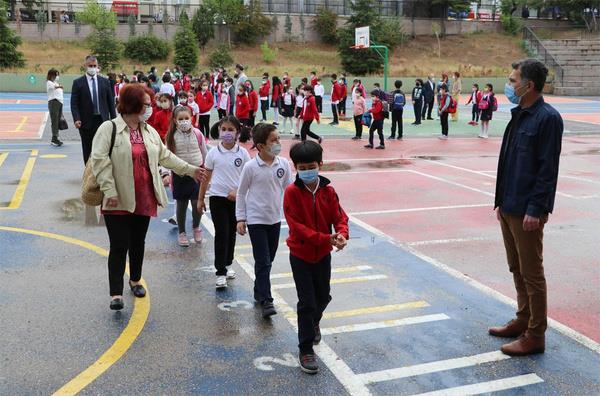 Ylmaz, pandemide rencilerin hangi konularda geri kaldn kademe kademe yle sralad: