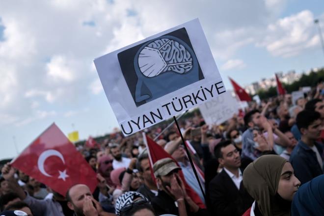 Peicheng, Reuters'a yapt aklamada alananlardan alnan kan rneklerine dayanan n sonularn, Delta varyantna kar ntralize edici etkide  kat azalma gzlemlendii bilgisine yer verdi.