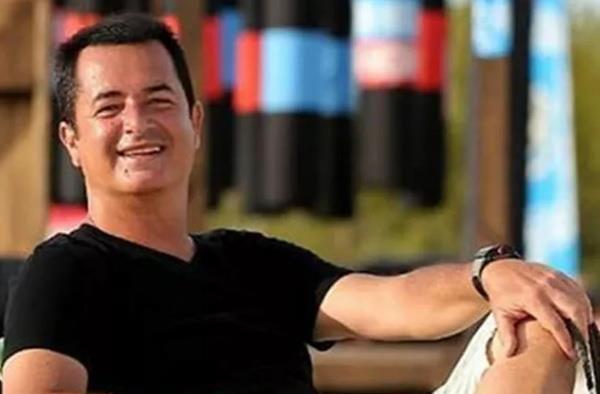 Teklif gtrdn itiraf etmiti  <br>  Acun Ilcal, Haber Global'de Canda Tolga Ik'a yapt aklamada, "O Ses Trkiye'nin yeni jri yeleri beli oldu mu" sorusuna, "Bir eyi yaparken her zaman karlkl konuuyoruz ama byk ihtimalle belli olacak. Ama birka gn daha bana msaade et. nk baka birileri istemeyebilir." demiti.