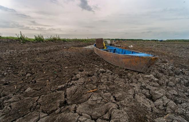 40 YAIN ALTINDAKLER FELAKETLERLE DOLU BR HAYATA HAZIR OLMALI    Aratrmay yrten profesr Wim Thiery, ??Bugn 40 yan altndaki insanlar, scak hava dalgas, kuraklk, sel ve gda ktl gibi beklenmedik olaylarla dolu bir yaama hazr olmallar?? dedi.