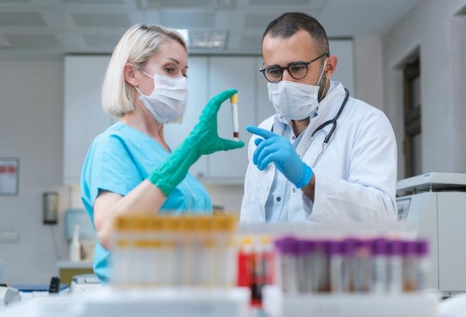  DOZ HALNDE 28 GN ARAYLA UYGULANACAK    te yandan, ZyCoV-D?in her biri 28 gn arayla uygulanan  dozdan olutuu akland. Faz III denemesi, ann etkinliinin yzde 66 olduunu buldu.