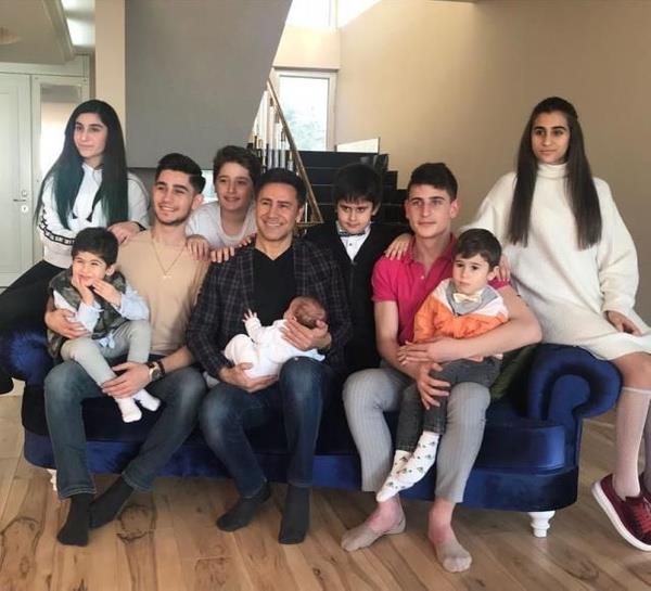 Yldzhan "Eitimlerini tamamladklarnda ya hayallerindeki ii yaparlar ya da irketin bana geerler" diye konumutu.