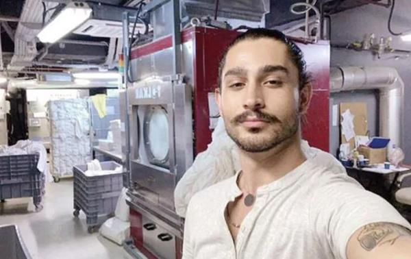 Eitim dnemi balad iin oullarnn iine son veren trkc, Okullar alnca oullarmn ilerine son verdim. Okullar alnca yeniden ie alacam." demiti.