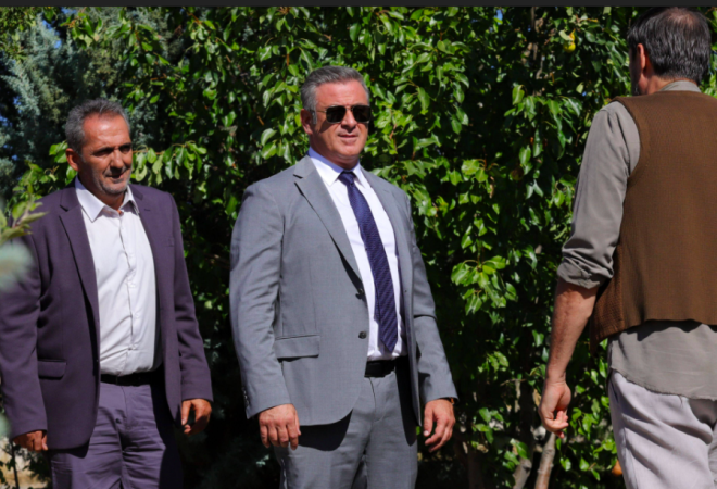 Her sahnesi byk bir titizlikle hazrlanan dizi Tekilat, istihbarat tekilatnn, tpk gerek hayatta olduu gibi olaanst yetenekli ve korkusuz yelerinden oluan ok zel bir ekibinin hikayesini anlatyor.