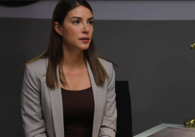 Kemal'in diziden ayrlmasnn ardndan Zehra, eski ei Kemal?in lm haberinin ardndan kz ile tek bana kalacak. Zehra'y neler bekleyecek ilerleyen blmlerde belli olacak.