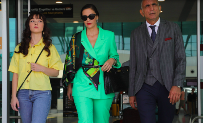 Grkan Uygun, Hakan Boyav, Turgut Tunalp, Mustafa Alan, Ali ner, Blent Bilgi, Mehmet Ergen, Nil Gnal, Hilal ztunca gibi baar oyuncularn yeni sezonda yer alaca Tekilat'ta seyirciyi zecek erken bir veda var...