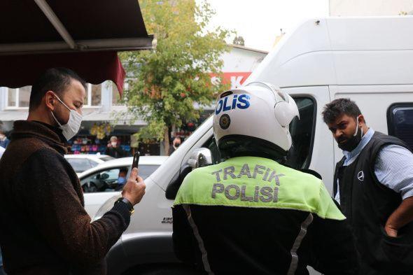 Vatandalarla ara srcs arasnda yaanan tartmann ardndan ihbar zerine olay yerine trafik ve asayi ekipleri sevk edildi.