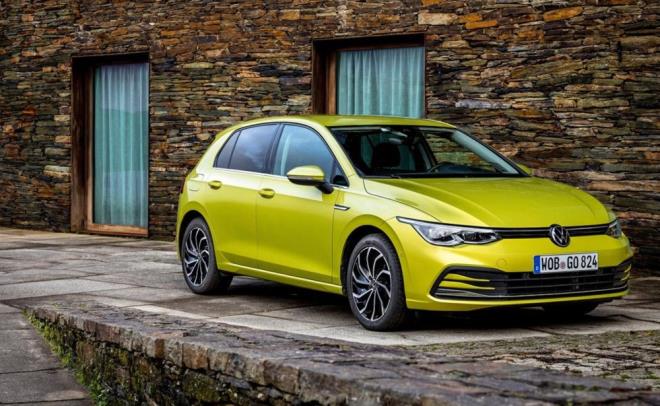 VOLKSWAGEN    Yeni Golf Life 1.0 eTSI 110 PS 7 ileri DSG    Fiyat 353,800 TL    Yeni Golf 1.0 eTSI 110 PS DSG Style - 390,100 TL    Yeni Golf 1.0 eTSI 110 PS DSG R-Line - 411,500 TL