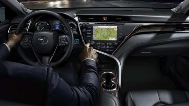 Camry Hybrid 2.5 Hybrid Dream e-CVT - 740.800 TL    Camry 2.5 Hybrid Passion e-CVT - 998.000 TL