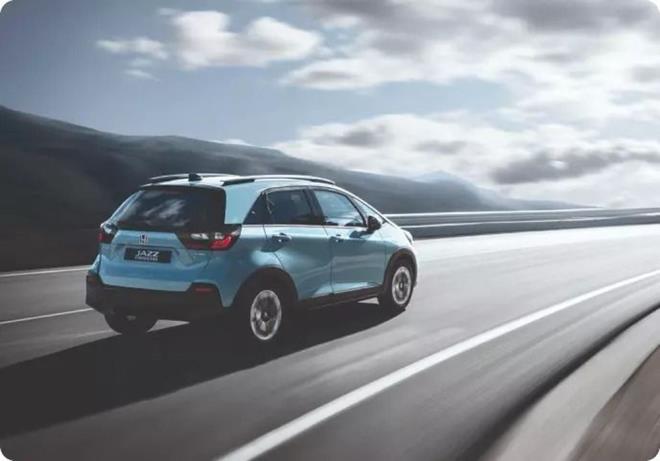 1.5L i-MMD Hybrid Crosstar Executive - 332.800 TL