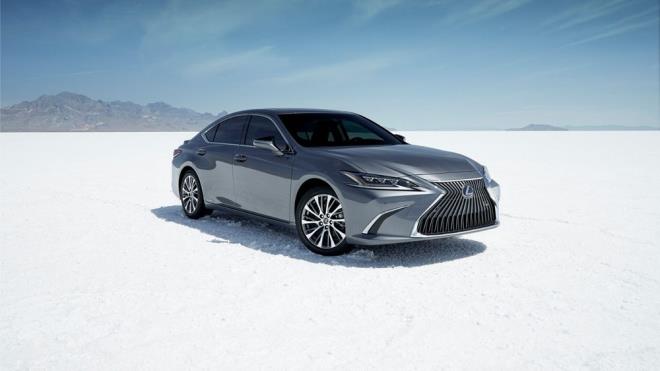 LEXUS    ES 300h Business E-CVT 2487 cc - 1,365,000 TL    ES 300h Business Plus E-CVT 2487 cc - 1,460,000 TL    ES 300h Executive E-CVT 2487 cc - 1,545,000 TL    ES 300h Exclusive E-CVT 2487 cc - 1,765,000 TL    ES 300h Exclusive - Dijital Aynal E-CVT 2487 cc - 1,815,000 TL