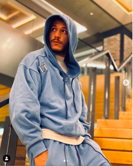 Netflix'in sevilen dizisi Ak 101 yeni sezonuyla ekranlara gelmeye hazrlanyor. 1998 ylnda geen hikayede bir grup gencin yetikinlie adm atarken yaadklar durumlar anlatlyor.