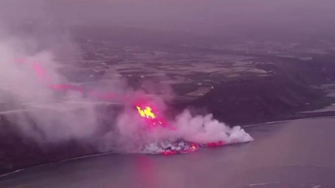 Blgedeki baz tarm alanlarn ve seralar da yakp geen lavlar 30,2 kilometrelik yolun zerinden geerek 870'i tamamen kl olan binden fazla eve zarar verdi.