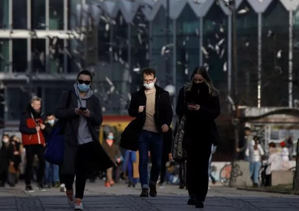 OAS1 ad verilen ve belirli bir proteini kodlayan geni kefeden ekip bu gene sahip olan kiilerin koronavirse kar doal bir savunma gelitirdiini belirledi. Ekip sz konusu proteinin insanlar nasl koruduuna da aklk getirdi.