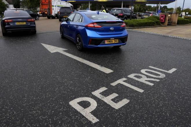 Cuma gn yaplan aklamada hkmet, yaklak 5 bin yabanc kamyon ofrnn geici vizeyle daha nce planland gibi ylba arefesinde deil 2022?ye kadar geerli olaca aklamt.