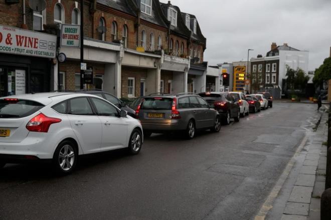 Gda tamacl yapan yabanc 4 bin 700 kamyon ofr ise Ekim ayndan ubat sonuna kadar lkede kalma hakkna sahip olacak.