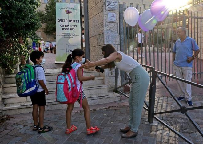 Nfusu 9 milyonun zerinde olan lkede yaklak 6 milyon insana 2. doz a yapld.