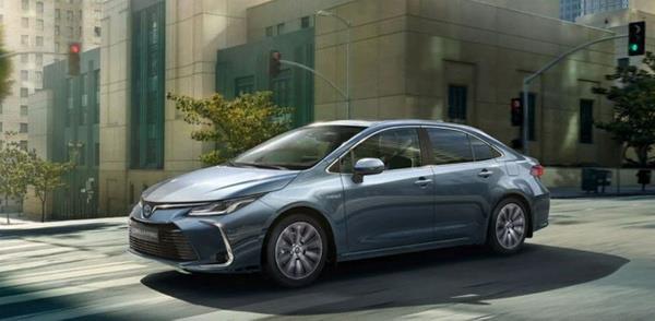 TOYOTA  Yeni Corolla 1.5 Vision -    Liste fiyat 220.200 TL    COROLLA 1.5 Vision Multidrive S - 229.550 TL    COROLLA 1.5 Dream - 241.050 TL     COROLLA 1.5 Dream Multidrive S - 248.100 TL    COROLLA 1.5 Flame - 255.350 TL     COROLLA 1.5 Flame Multidrive S - 264.700 TL    COROLLA Hybrid Dream e-CVT - TV Tevikli Liste Fiyatlar 288.550 TL