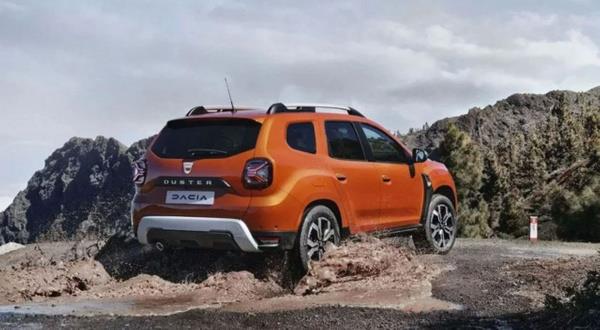 Yeni Duster Comfort 1.0 Turbo 90 bg 4x2 209.000 TL    Comfort ECO- G Turbo 100 bg 4x2 219.000  TL    Comfort 1.3 Turbo 150 bg EDC 4x2 241.000  TL    Comfort 1.5 Blue dCi 115 bg 4x2 241.000  TL    Comfort 1.5 Blue dCi 115 bg 4x4327.000  TL    Prestige 1.3 Turbo 150 bg EDC 4x2 254.000  TL    Prestige Plus 1.3 Turbo 150 bg EDC 4x2 262.000 TL