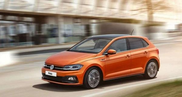 VOLKSWAGEN   Polo 1.0 80 PS Manuel Trendline     Liste fiyat 216.200 TL    1.0 TSI 95 PS Manuel Comfortline - 224,400 TL    1.0 TSI 95 PS DSG Comfortline - 226,400 TL