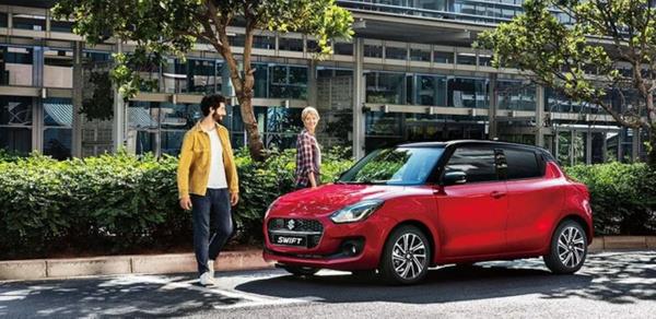 SUZUK  SWIFT 1.2 Dualjet 12V Mild Hybrid 5MT GL (Tek Renk) Dz - Benzinli - 83 PS    Liste fiyat 206.900 TL    1.2 Dualjet 12V Mild Hybrid CVT GL Techno  (Tek Renk) Otomatik Benzinli 83 PS 4x2 - 224.900 TL    1.2 Dualjet 12V Mild Hybrid CVT GLX Premium (Tek Renk) Otomatik Benzinli 83 PS 4x2 - 244.900 TL    1.2 Dualjet 12V Mild Hybrid CVT GLX Premium (ift Renk) Otomatik Benzinli 83 PS 4x2 - 248.900 TL