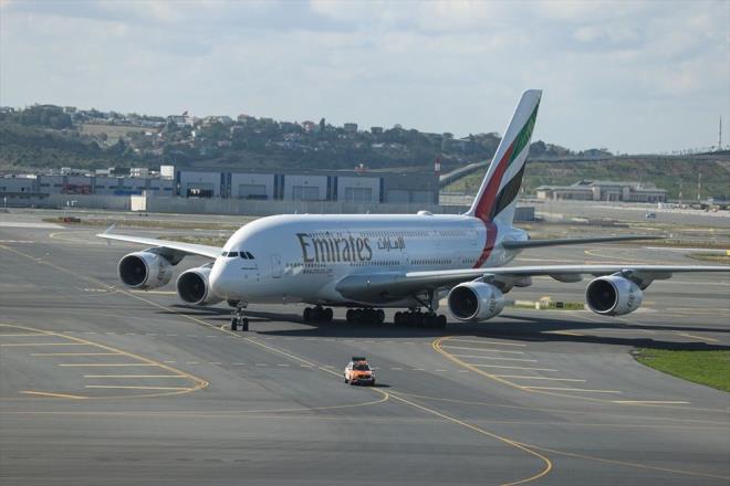 Al Ghaithn, A380 uaklaryla Trkiye'ye sefer balatmann Emirates iin nemli bir kilometre ta olduuna dikkati ekerek, A380 uaklaryla seferlerin dzenlenmesinde emei bulunan bata Trkiye Sivil Havaclk Genel Mdrl olmak zere herkese teekkr etti.