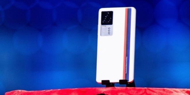 4- iQOO 8 Pro
