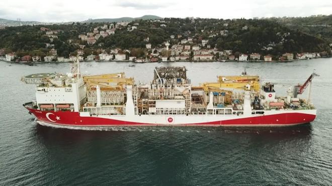 Haydarpaa Liman'ndan saat 12.00 sralarnda hareket eden 'Yavuz' sondaj gemisi stanbul Boaz'na giri yapt.